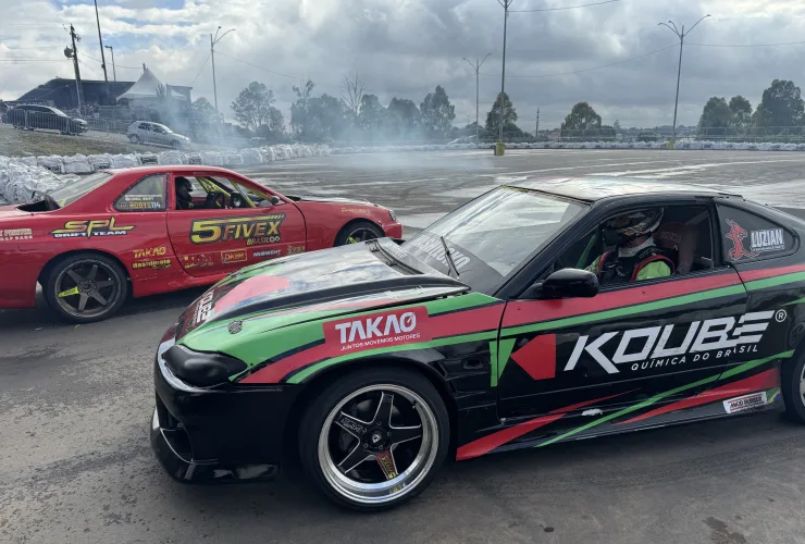 eículos customizados expostos no DKBR na Ceasa Curitiba