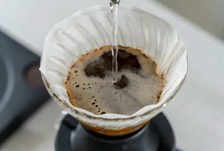 Perigoso para a saúde, enema de café se populariza e preocupa especialistas