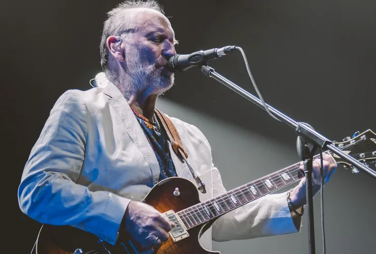 Men At Work anuncia show em Curitiba, trazendo sucessos do pop rock dos anos 80 em apresentação especial.