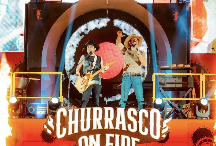 Churrasco On Fire, da dupla Fernando e Sorocaba, encerra 2025 em grande estilo em Balneário Camboriú