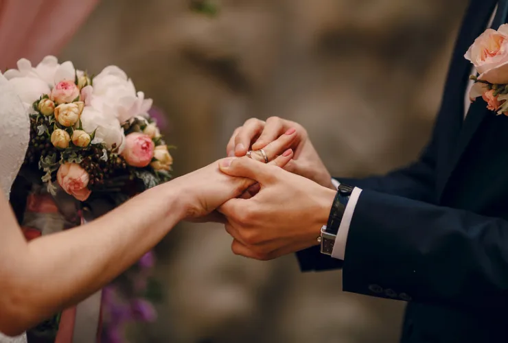 Orçamento é fator decisivo para 79% dos casais na celebração do casamento, aponta pesquisa