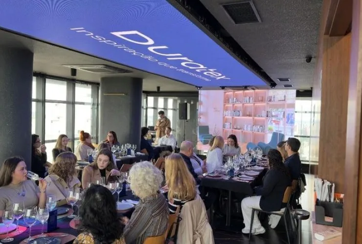 Duratex promove debate em Curitiba sobre a conexão entre tecnologia e emoção na arquitetura contemporânea.
