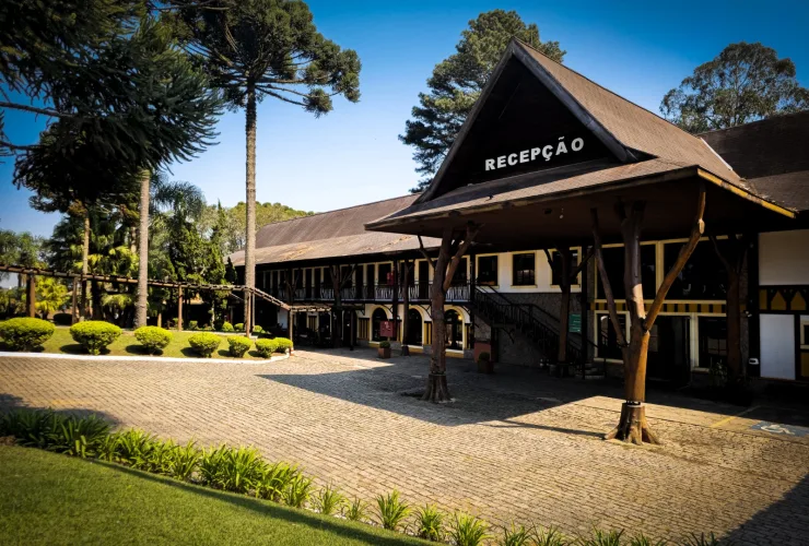Hotel de campo com lago, natureza preservada e estrutura de lazer em Tijucas do Sul