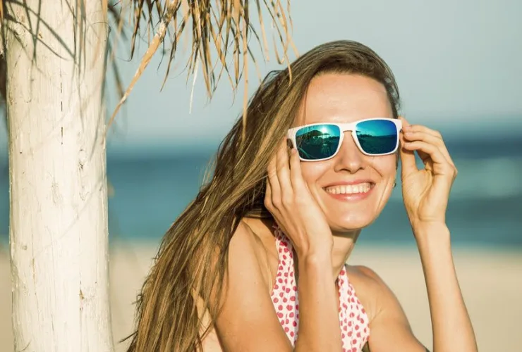 Cuidados com os olhos na praia e piscina