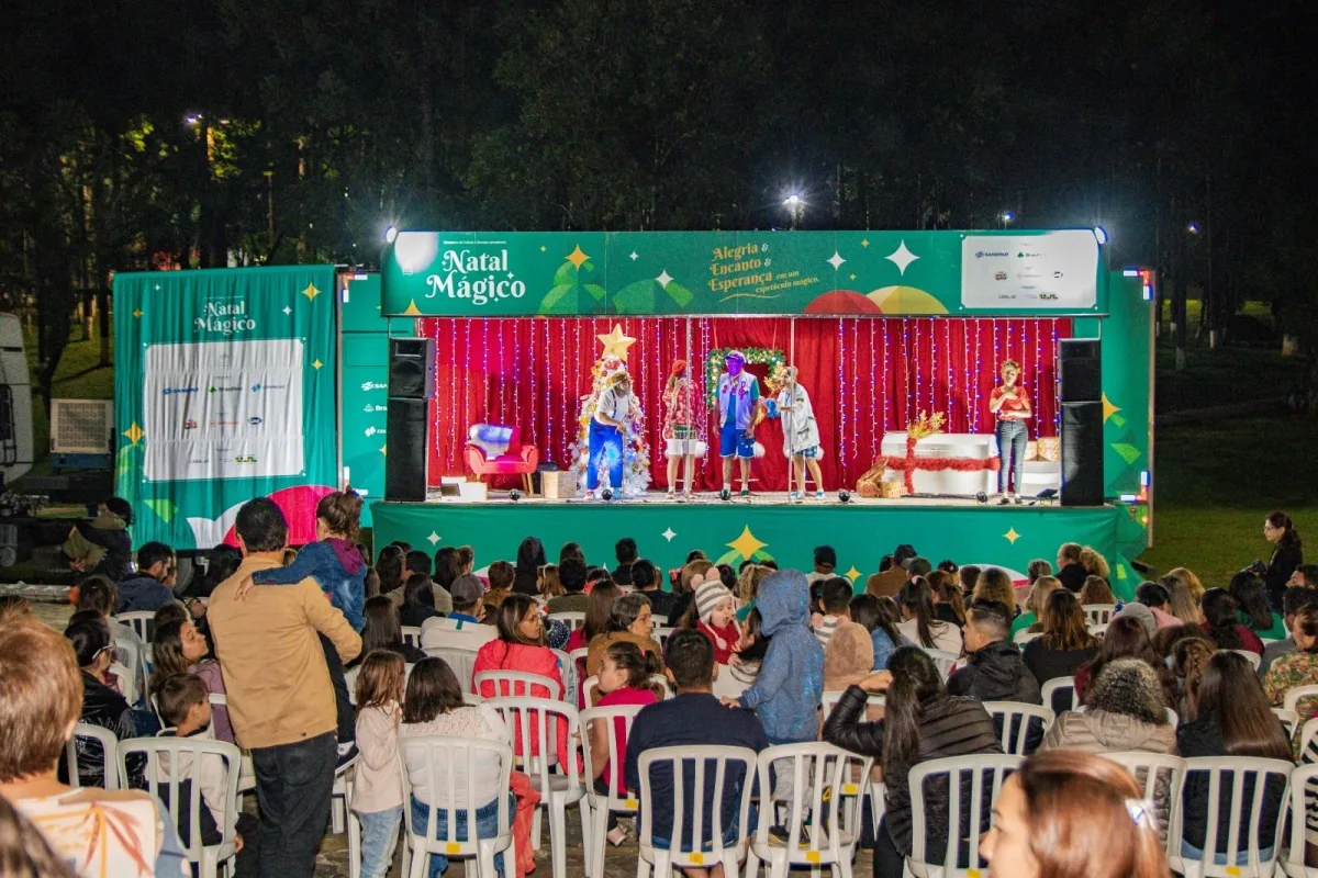 Espetáculo Natal Mágico no litoral do Paraná