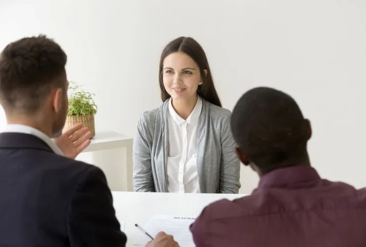 Qualificação profissional e estudo para o primeiro emprego