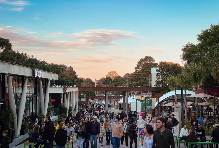 Sunset com Open Wine na Rua da Música em Curitiba