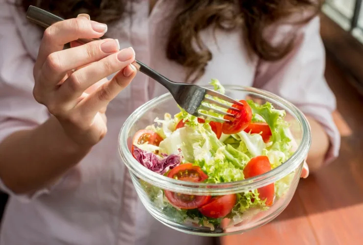 Nutricionista ensina como recuperar o corpo após os excessos do Carnaval