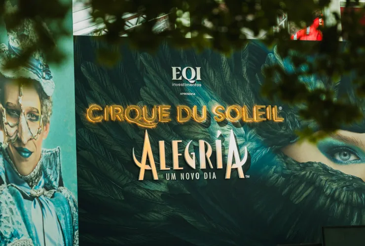 Bilheteria no Pátio Batel vendendo ingressos para o espetáculo Alegría do Cirque du Soleil em Curitiba