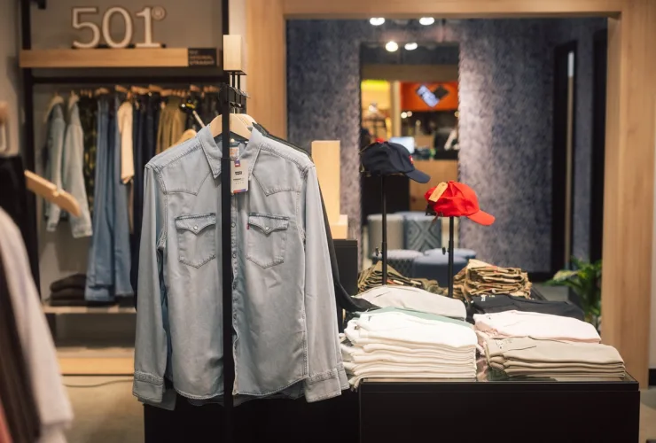 Levi’s® inaugura loja no Shopping Curitiba com conceito global e foco em experiência do consumidor
