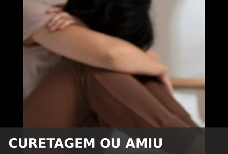Ilustração de procedimento ginecológico representando esvaziamento uterino com acompanhamento médico