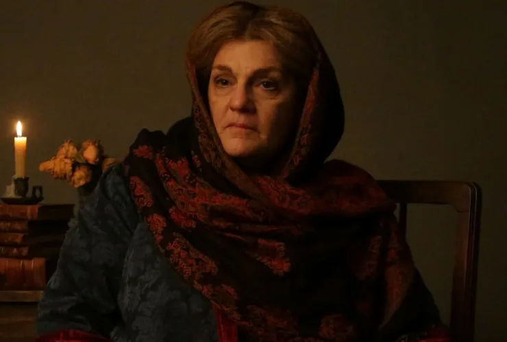 Atriz Beth Zalcman interpreta Helena Blavatsky em espetáculo teatral em Curitiba no Teatro Bom Jesus