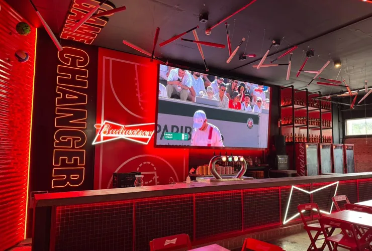 Budweiser leva experiência da Copa do Mundo FIFA 2026 a Curitiba