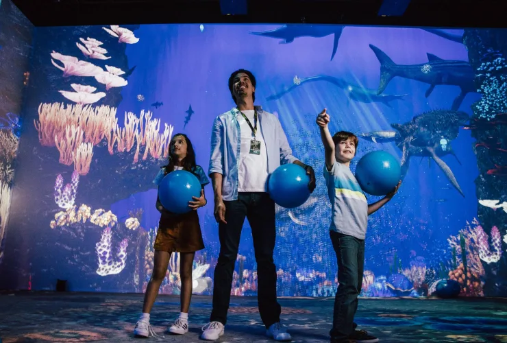 Dinos Alive chega a Curitiba com exposição imersiva de dinossauros gigantes