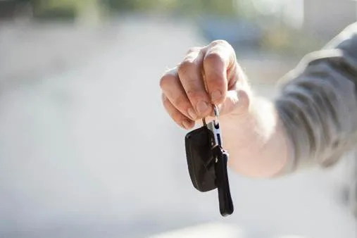 Vai comprar ou vender um carro? Veja cuidados nas negociações entre particulares