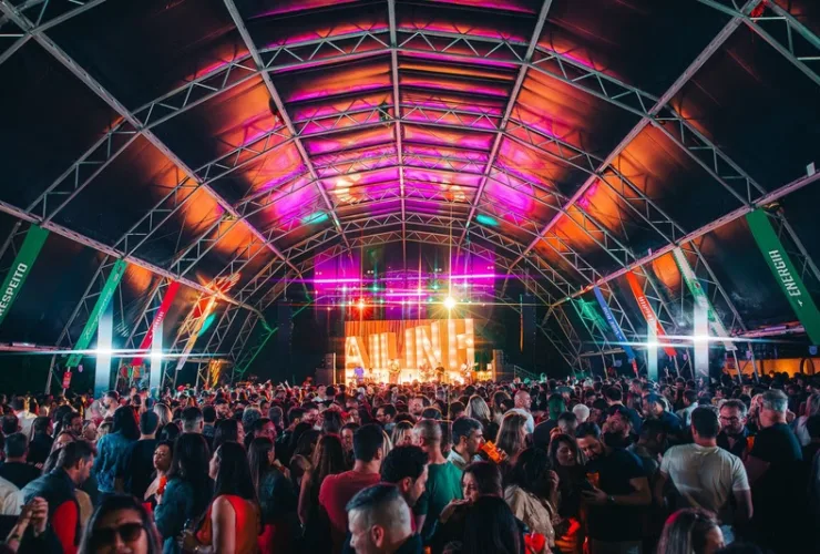 Bailinho do Bossa celebra 18 anos com palco 360º na Ópera Concept Hall