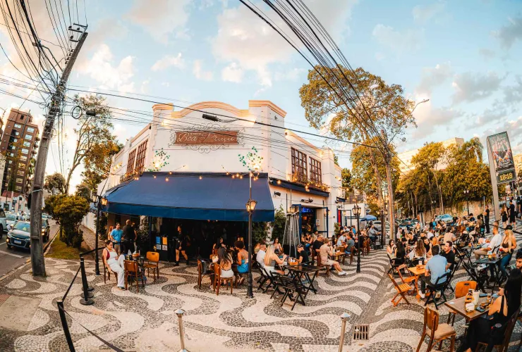 Boteco Boa Praça comemora 3 anos em Curitiba com show de Ruan Mansur