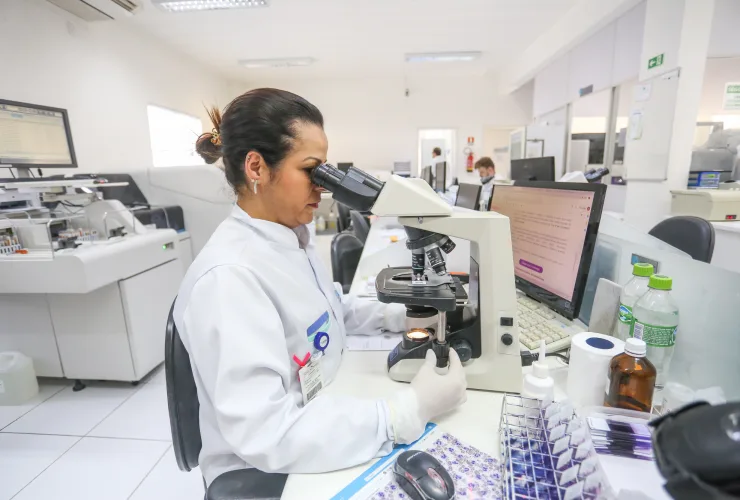 Exame alterado nem sempre indica doença; entenda seis resultados que costumam preocupar
