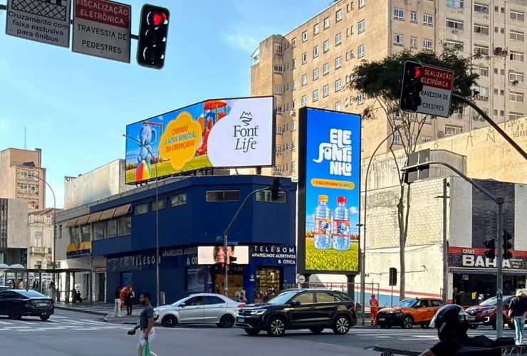 Font Life leva Elefontinho à ‘Times Square de Curitiba’