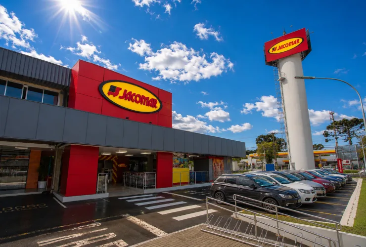 Loja do Jacomar no Boqueirão, bairro onde a rede de supermercados foi fundada em 1966