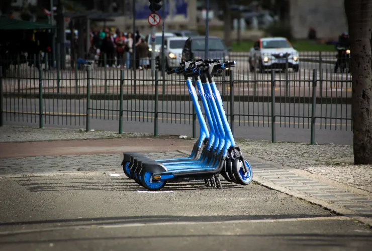 JET relembra regras de uso dos patinetes elétricos em Curitiba após um mês de operação