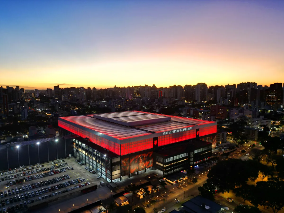 O evento será realizado em 3 de outubro, na Arena da Baixada, com opções de ingressos para Arquibancada Superior, Arquibancada Inferior e Área VIP