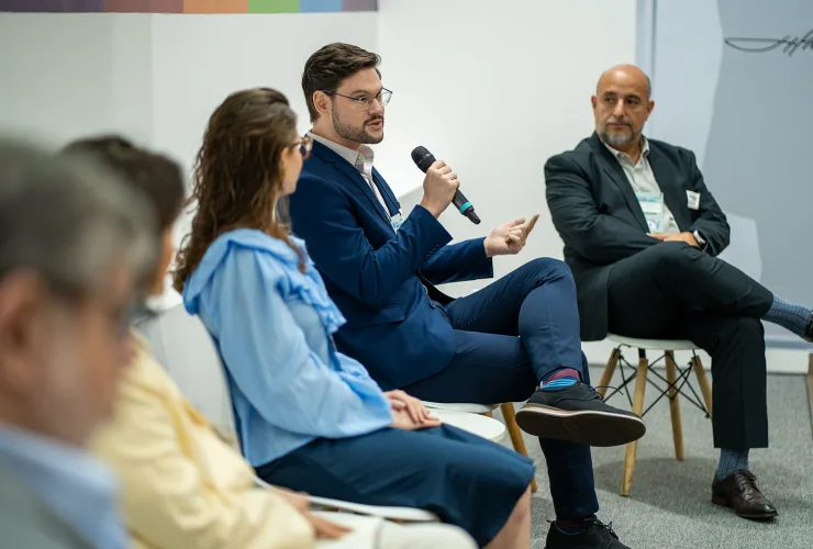 Interoperabilidade otimiza resultados clínicos com menor custo possível, defende tech lead da Hapvida em fórum