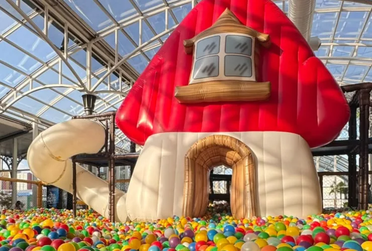 Parque temático dos Smurfs chega ao Shopping Estação com atrações interativas para as crianças