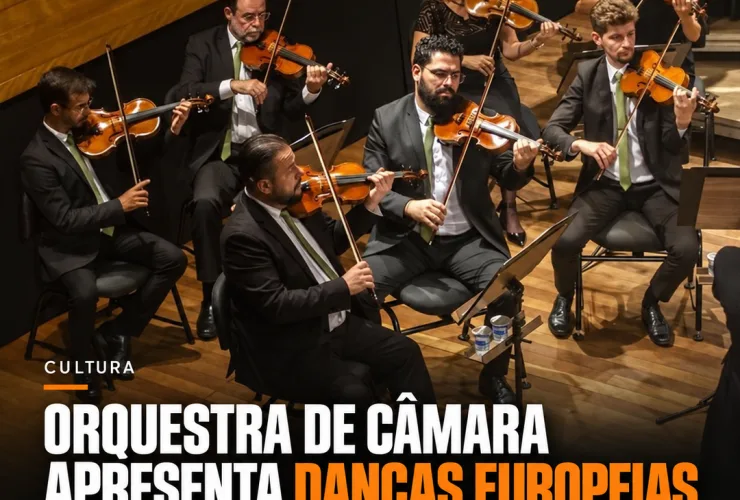 Orquestra de Câmara de Curitiba durante apresentação com instrumentos de cordas