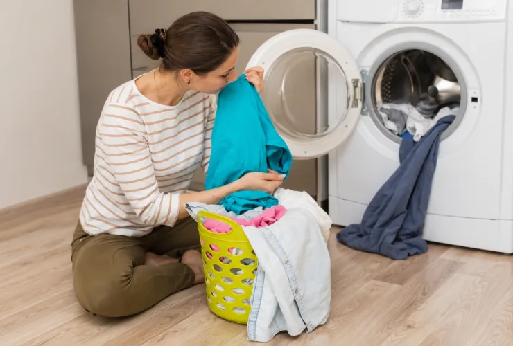 Percarbonato de sódio: como usar o tira-manchas que viralizou sem danificar roupas e superfícies