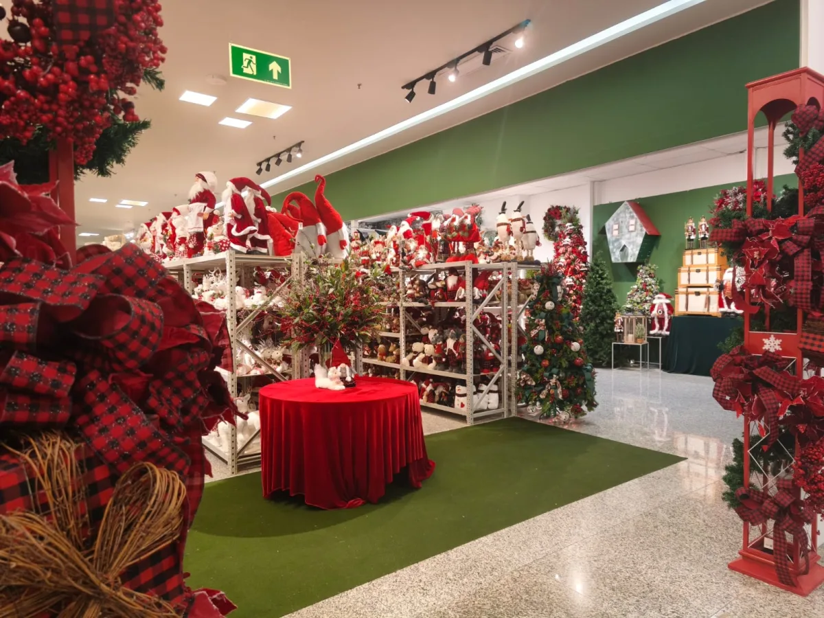 Noel Decor abre outlet de Natal de 860 m² no Ventura Shopping, em Curitiba