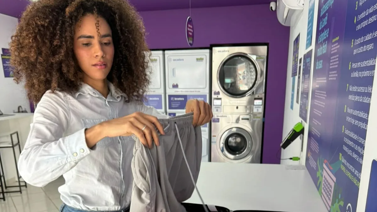Roupa com cheiro de umidade: como evitar odores e secar mais rápido na chuva