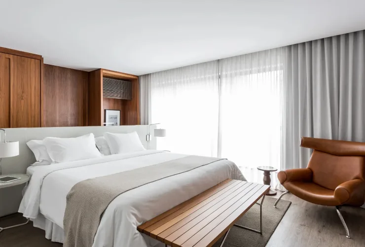 Quarto da categoria Vitra do Nomaa Hotel, no Batel, em Curitiba