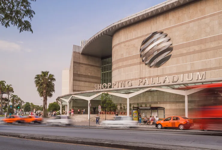 Experiência VULT ICONIC no Palladium Curitiba, evento gratuito de beleza e maquiagem