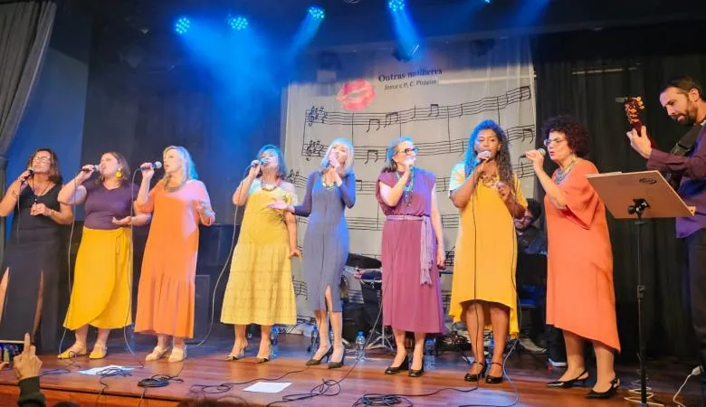 No Palco com Outras Mulheres