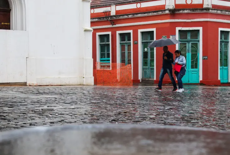 Simepar prevê chuvas acima da média e variações de temperatura no Paraná em novembro